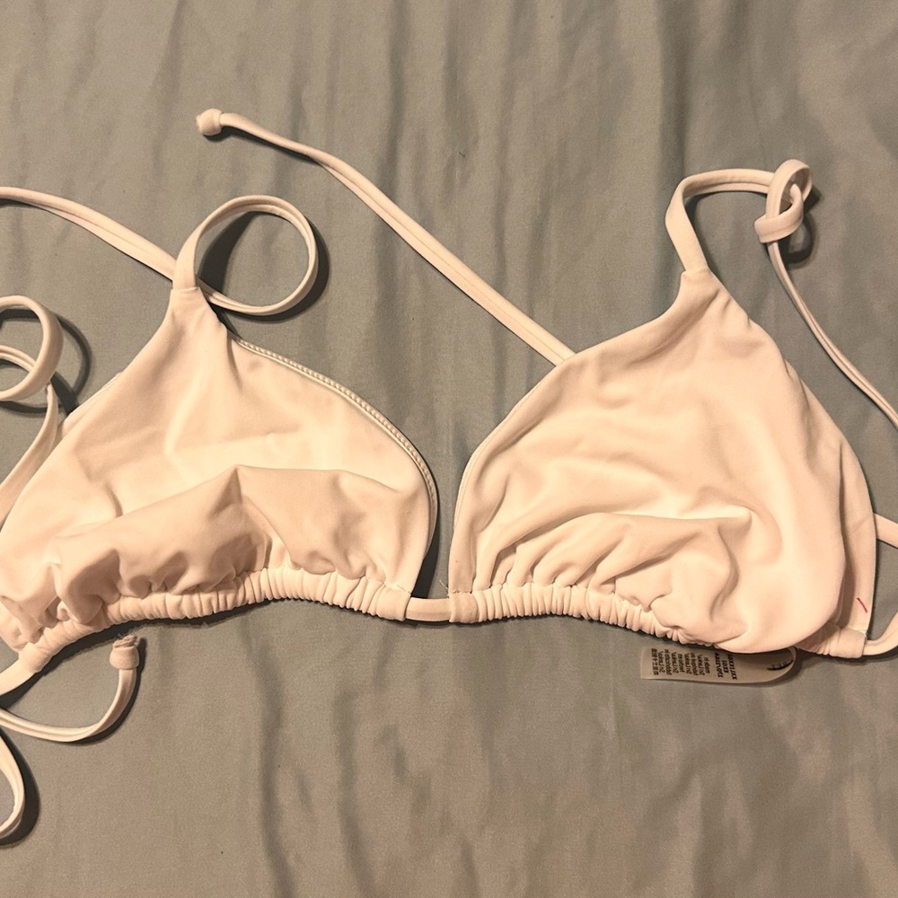 Peachy-Pink Triangle Bralette with Adjustable Straps and Wireless Design